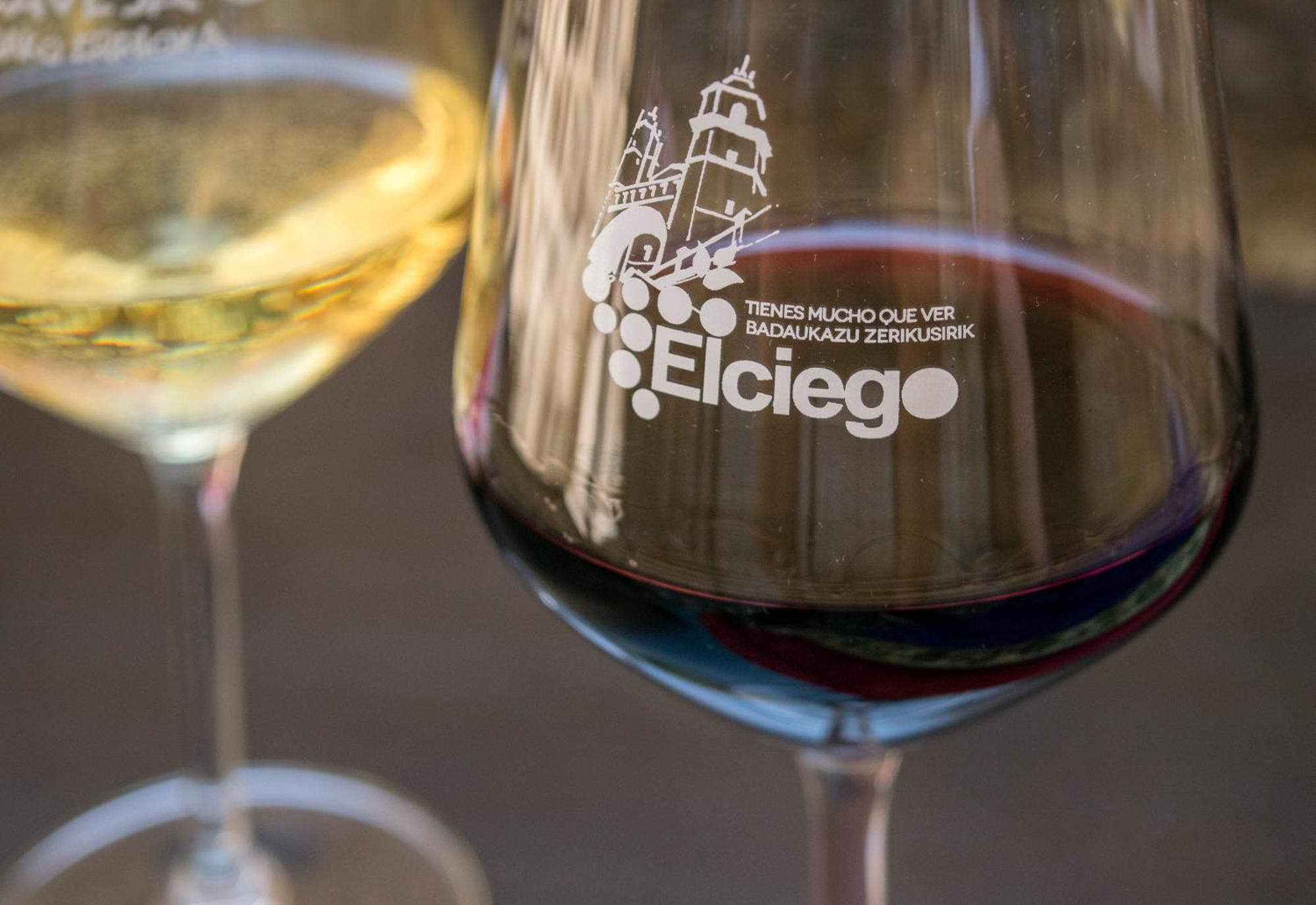 En Blanco Y Tinto Villa Elciego Kültér fotó